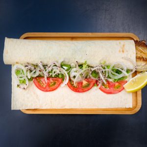 Сандвич филе от скумрия в лаваш